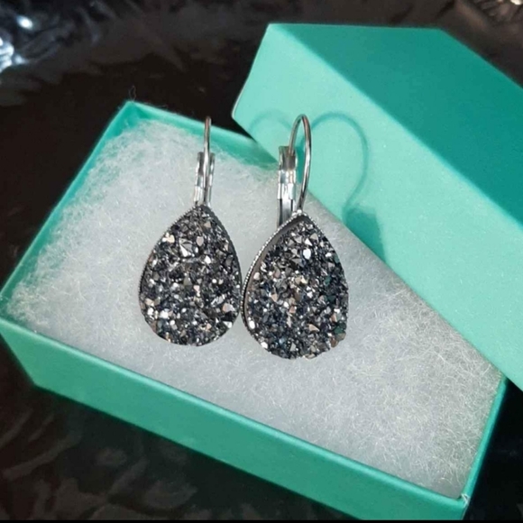 🩷💙 Like to be notified when I'm LIVE 🩷💙 - Picture 2 of 15